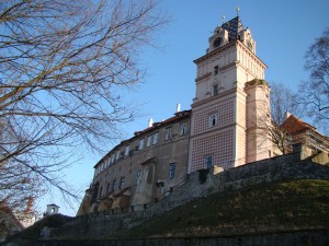 Замок Брандис в Старо Болеславе, в 16 км от Праги на север