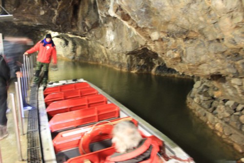 Путешествие на лодках по подземной реке Пунква